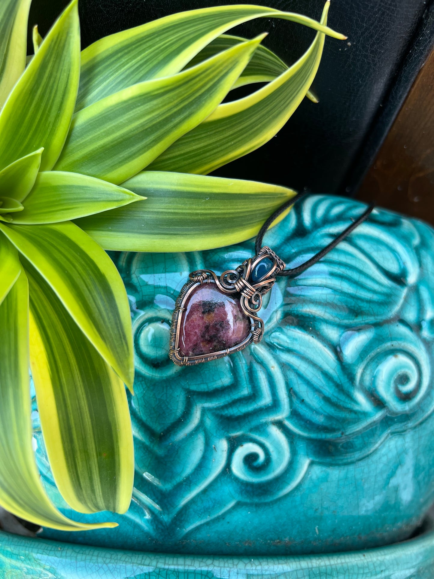 Rhodonite with Blue Apatite Pendant