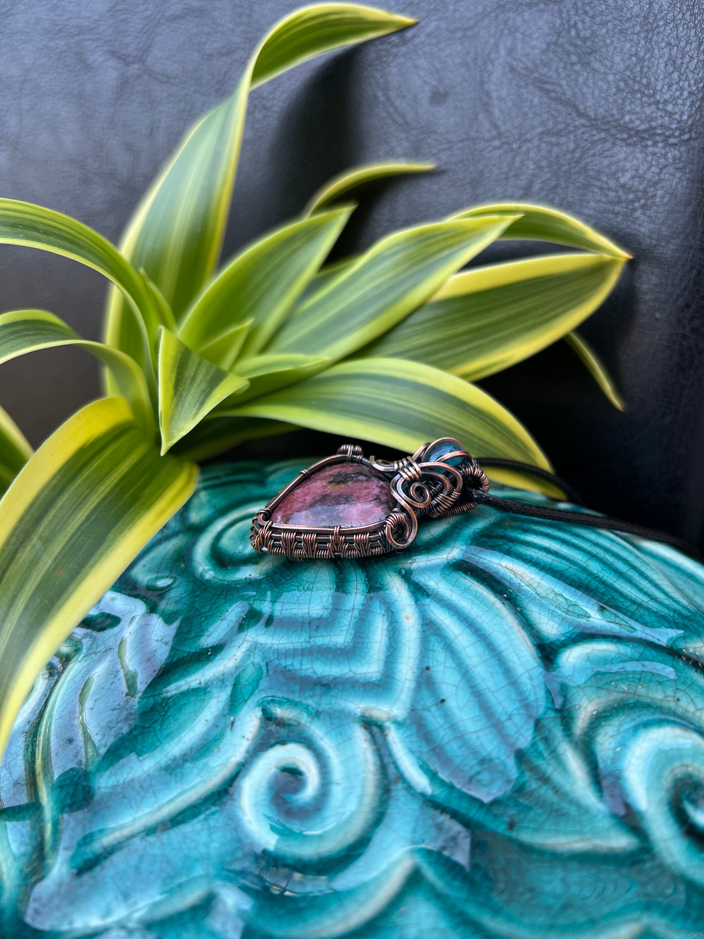 Rhodonite with Blue Apatite Pendant